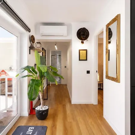 Walk To Marina & - Renovated - Parking