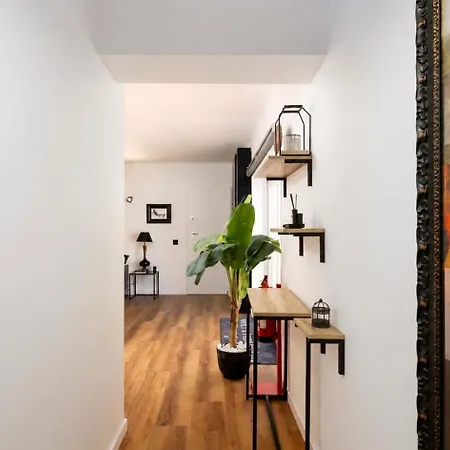Διαμέρισμα Walk To Marina & - Renovated - Parking *