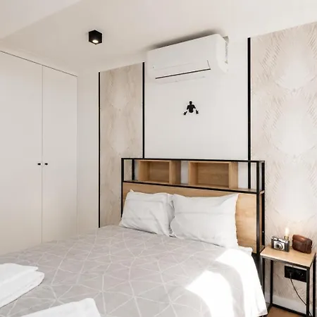 Walk To Marina & - Renovated - Parking Vilamoura