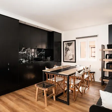 Walk To Marina & - Renovated - Parking